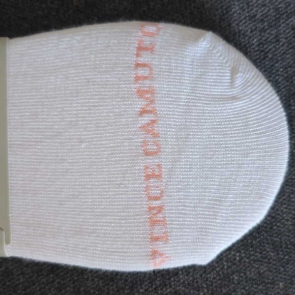 VINCE  CAMUTO SOCKS - Picture 3 of 4